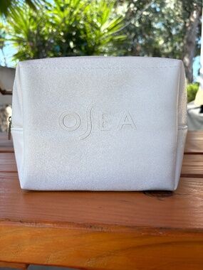 Osea White Makeup Cosmetic Bag with Green Liner, Never Used, Zippered